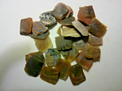 CHERT GUN FLINTS 24 PACK OF 5/8-3/4 INCH THIN FLINTS