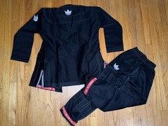 UFC Gym Gi uniform Size M0 Youth KNGZ Jiu Jitsu BJJ Brazilian MMA Black 100% cot