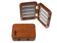 Personalised Wooden Fly Box 13×10×3 cm – Engraved Pocket Fly Fishing Angler Gift