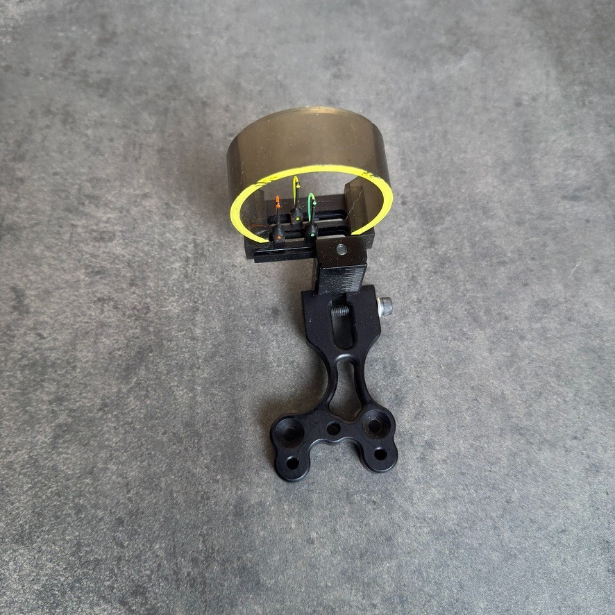 Generic 3 Pin Fiber Optic Bow Sight w/ Oversized Yellow Ring Guard – Used