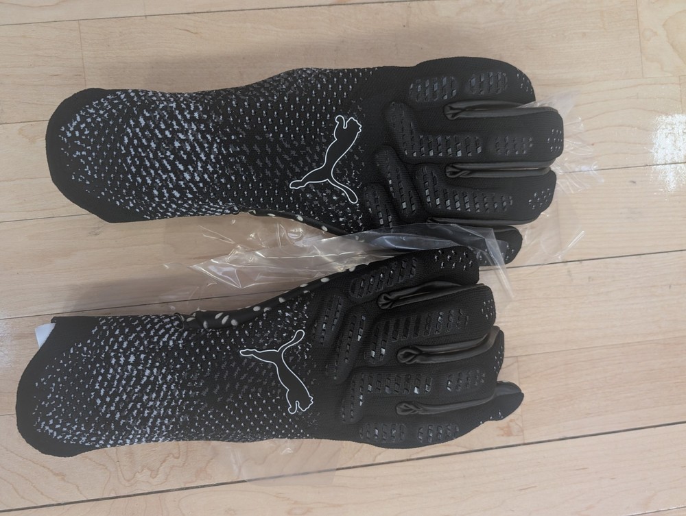 PUMA Future Ultimate NC Goalkeeper Gloves Size 8 Negative Cut