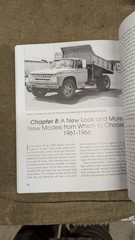 Automotive Book, Ford Medium-Duty Trucks Book