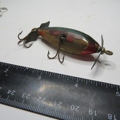 FISHING LURE UNKNOWN 2¼ » VINTAGE WOOD SPINNER GREEN BACK RED SIDE STRIP, WHITE
