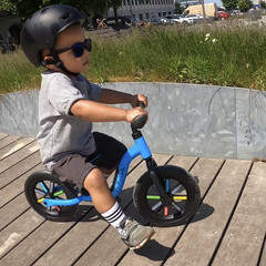 Chillafish Blue Buzzi 10&prime; Balance Bike for Kids, Toddler Bike Adjustable Seat
