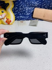 JACQUES Thick-Frame Sunglasses (Unisex)