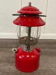 Vintage Red Coleman Lantern 200A Single Mantle & Yellow Clamshell Carrying Case