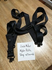 Uncle Mike’s Nylon Rifle Sling w/ plastic & Steel Hardware 1 1/4” & SWIVELS