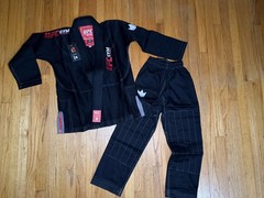 UFC Gym Gi uniform Size M0 Youth KNGZ Jiu Jitsu BJJ Brazilian MMA Black 100% cot