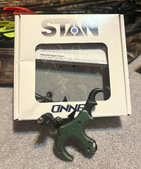 STAN OnneX Thumb Sage Medium Thumb Trigger Release Ambidextrous Green/Black