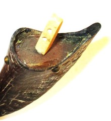 Unusual Black Powder / Muzzle Loader Powder Horn and the Age is Unknown
