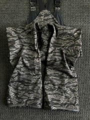 Volcom Snowboarding Snow Bibs Overalls Tiger Camo L Modern Relaxed Vented Lined