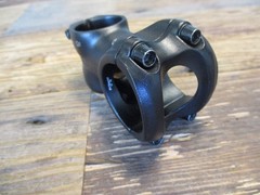 RaceFace stem, black, 50mm length, 6-degree rise, 35mm clamp