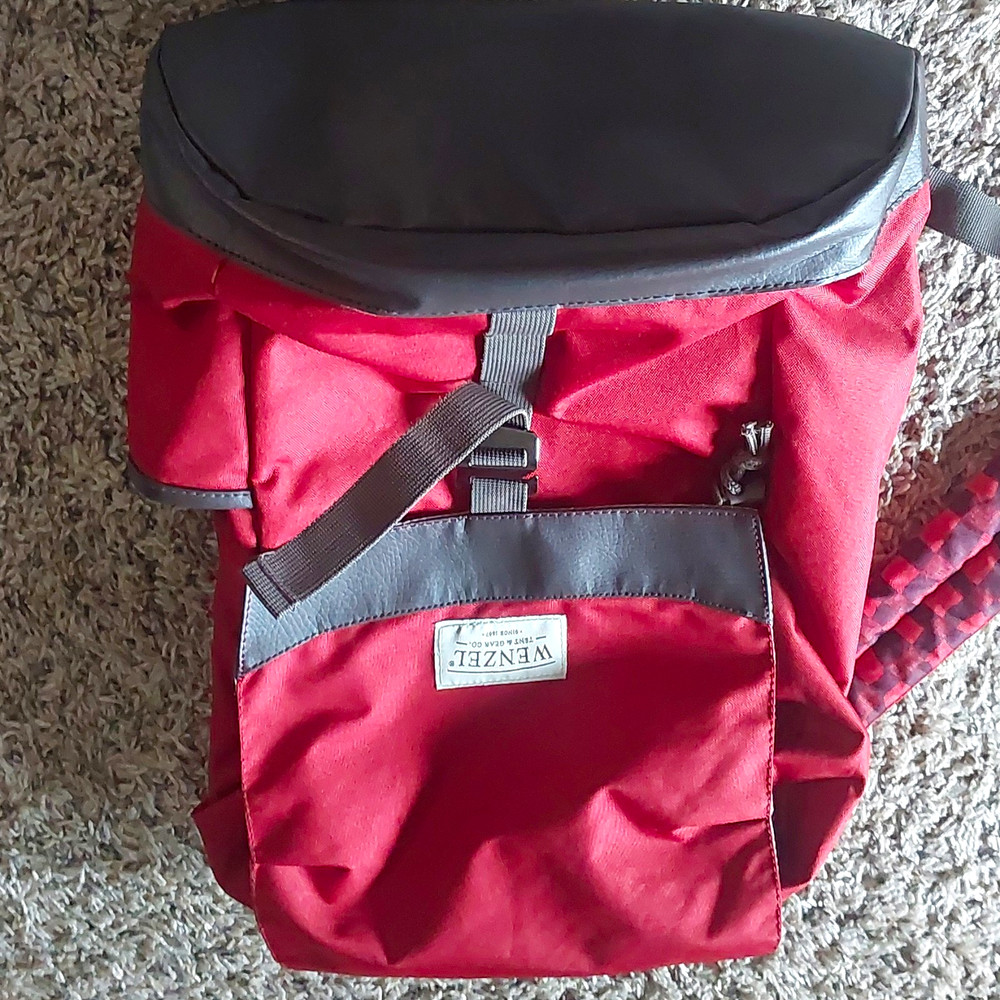 Wenzel Hiking Backpack Red/Gray Buckle Closure Unisex Adults Daypack