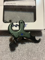STAN OnneX Thumb Sage Medium Thumb Trigger Release Ambidextrous Green/Black