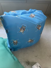Bluey child Puddle Jumper Ages 3 And Up 33 To 55 Pounds