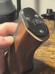 Reproduction T/C butt cap WITH screws for Walnut / Rubber grip