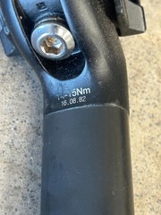 GIANT brand adjustable D seat post
