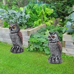 Realistic Fake Owl Scarecrow Set – Rotating Head Bird Repellent for Gardens