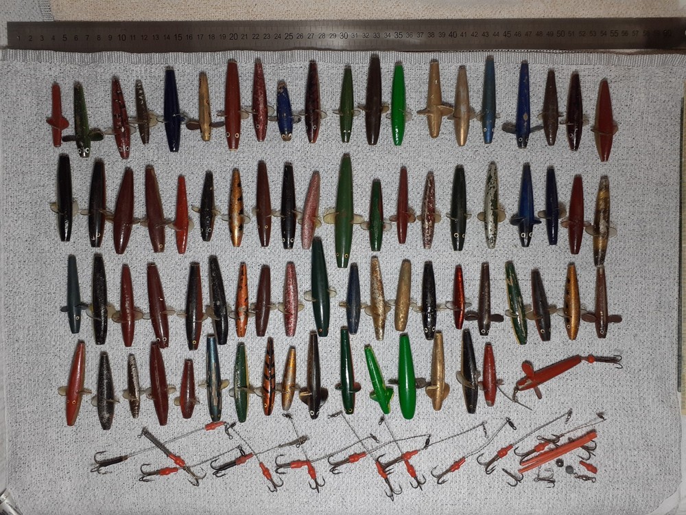 77 x Vintage Devon Minnows ~ early to modern , wood , metal , some named , etc.,