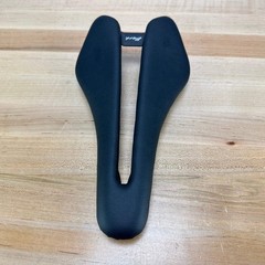 New Takeoff Berk Dila 2x Padded Artificial Leather 7x9mm Carbon Rails 140 Saddle