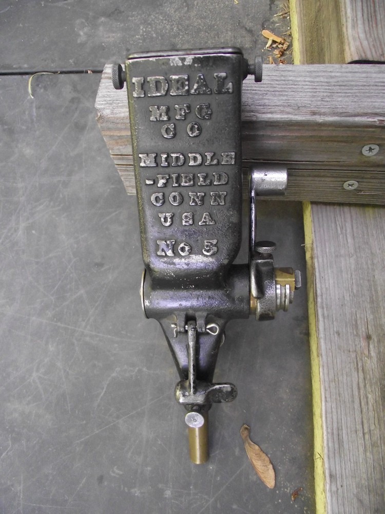 Antique Ideal Mfg Co Powder Measure No. 5 Patent august 16 1892 Conn USA