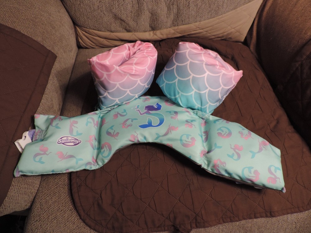Floatie Vest Child less than 33 pounds Level 70 bouyancy Aid