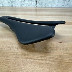 New Takeoff Berk Dila 2x Padded Artificial Leather 7x9mm Carbon Rails 140 Saddle