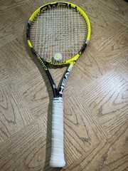HEAD Extreme MP 100, Grip 4 1/2, 16 X 19 String Pattern, 300 G / 10.6 OZ.