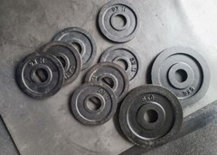 Vintage York Barbell weight plates: (2) x 5kgs & (7) 1.25kg