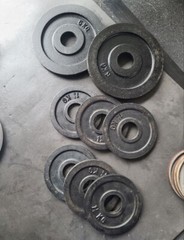 Vintage York Barbell weight plates: (2) x 5kgs & (7) 1.25kg