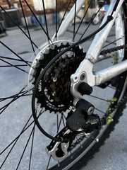 Trek 3700 Mountain Bike 26 in Wheels 17 in Frame 21-Speed V-Brake Kickstand