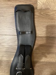 24” Ergonomic Dressage Girth, Elbow Relief