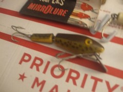 LOT OF 6 VINTAGE LURES CCB MIRR – O – LURE SPORT KING CUT PLUG + 1 UNKNOWN