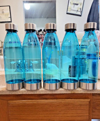 22oz Blue Plastic Water Bottle w/ Stainless Steel Lid & Base Carry Strap BPA-Fre